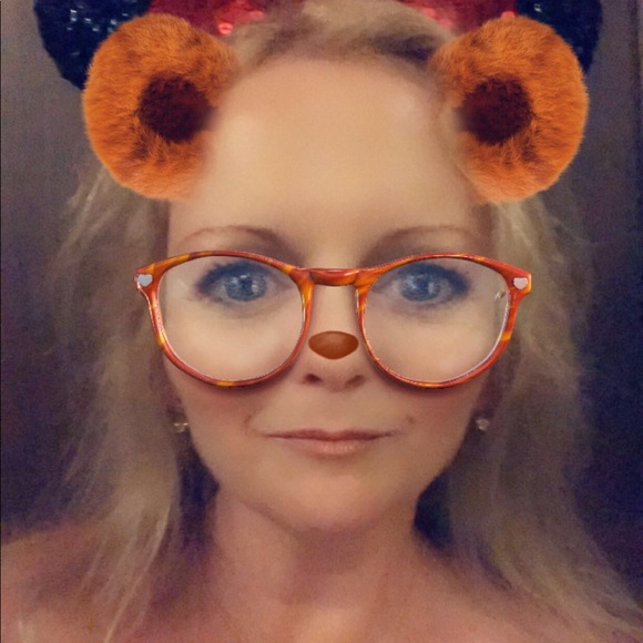 Meet your Posher, Dawn - Picture 2 of 2